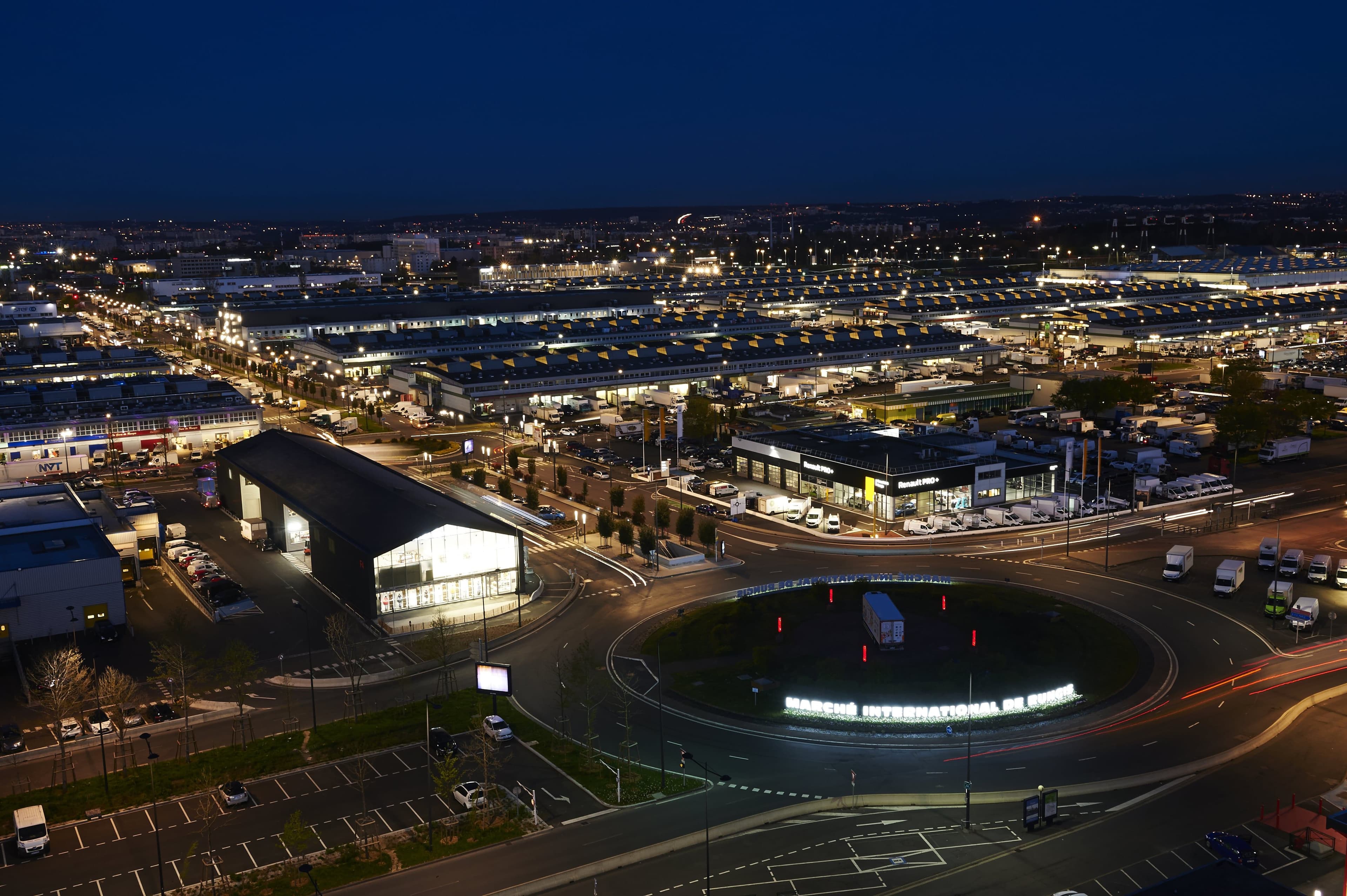 Marche_Rungis_vue_arienne_rond_point_nuit-min