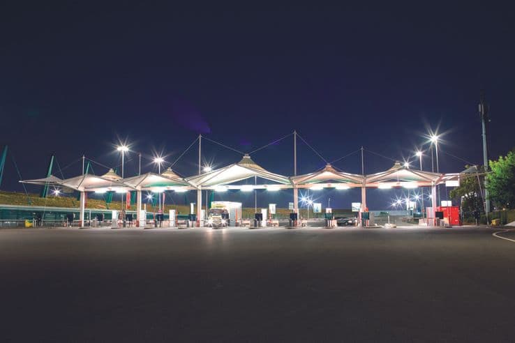 Gare de péage du Marché de Rungis en pleine nuit